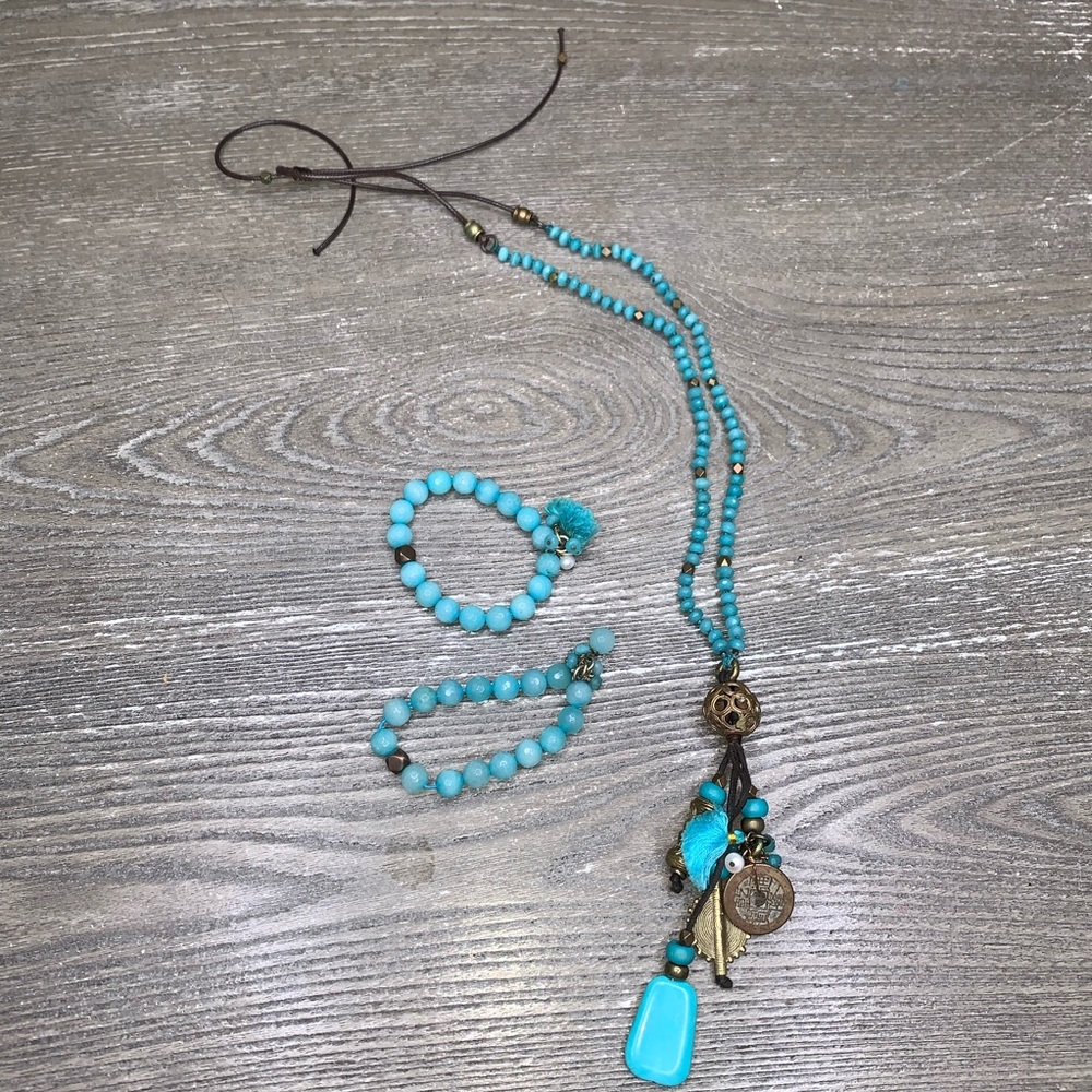 Aqua necklace and bracwlwt set